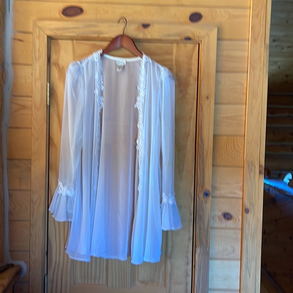 White & Lace Lingerie Cacique Nighty & Robe Set 💚REDUCED PRICE 💚 - Picture 4 of 5